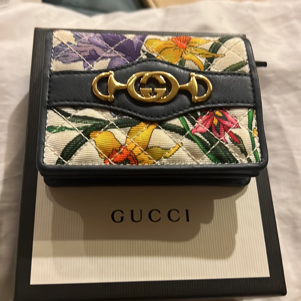 Gucci GG Trapuntata‎ Zumi Floral Wallet - Picture 14 of 16